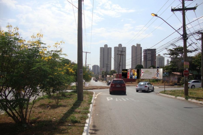 AV. GUARAPARI - ESQUINA CAV. GUARUJÁ - PARQUE CASCAVEL - SENTIDO SHOPING BURITI - FACULDADE ESUPFG, JARDIM ATLÂNTICO, Posição BC, Número 1522